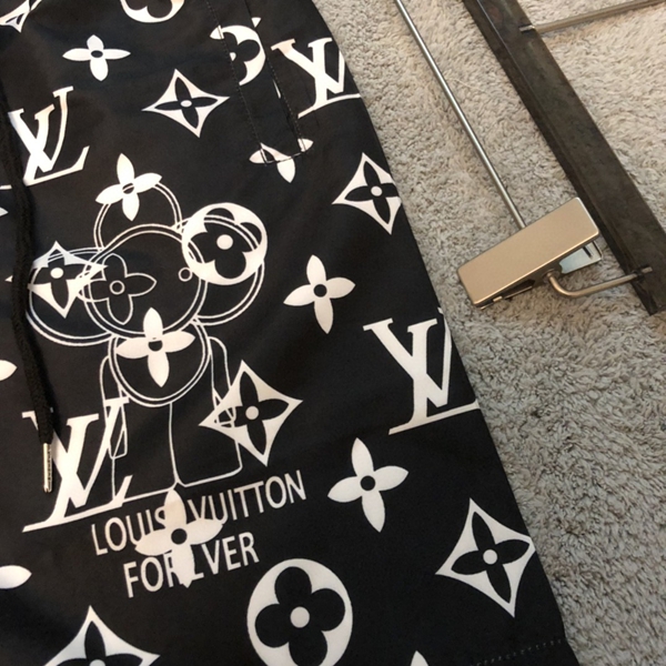 ブランドハーフパンツ背面デザイン